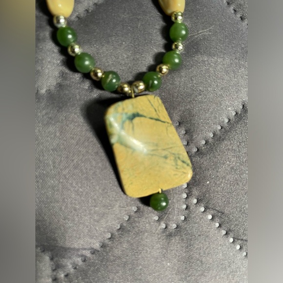 Handmade necklace with pendant - Picture 2 of 2